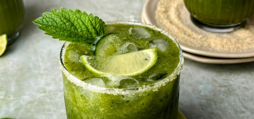 Erfrischender Gurken-Matcha Tonic